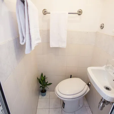 Amberone Rome Apartment *